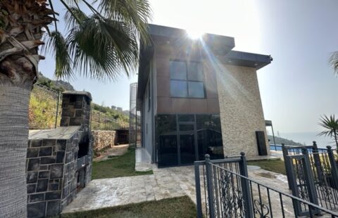 Stunning Luxury Villa in Tepe Alanya with Private Pool with Castle View