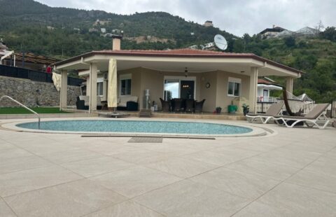 Elegant Villa for Sale in Alanya with Stunning Views and Private Garden