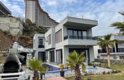 Charming 4-Bedroom Villa in Kargicak, Alanya with Private Pool