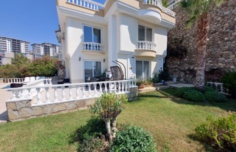 Stunning Villa with Private Pool and Scenic Views in Kargicak, Alanya