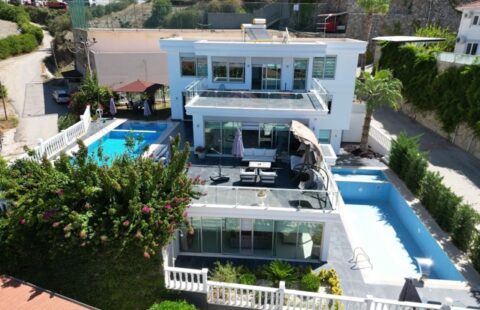 Spacious 6-Bedroom Villa Alanya with Sea Views, Private Pool in Kargicak