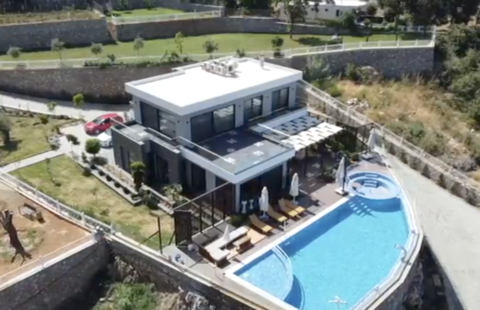 Luxurious Beautiful view 6-Bedroom Villa for Sale in Alanya