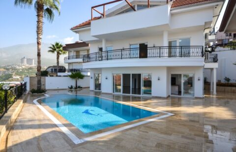 Breathtaking Luxury Villa with Stunning Sea and Mountain Views in Alanya