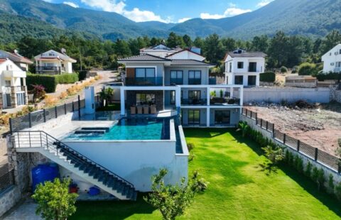 Spacious 4-Bedroom Detached Villa with Private Garden in Fethiye, Muğla