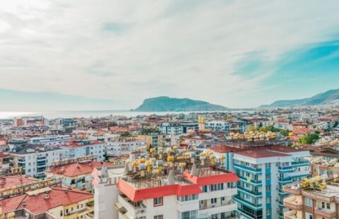 Furnished 3-Bedroom Apartment in Alanya Oba – Central Location with Pool and Garden