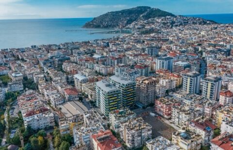 Elegant Furnished 3-Bedroom Apartment with Sea and Castle Views in Alanya Güllerpınarı