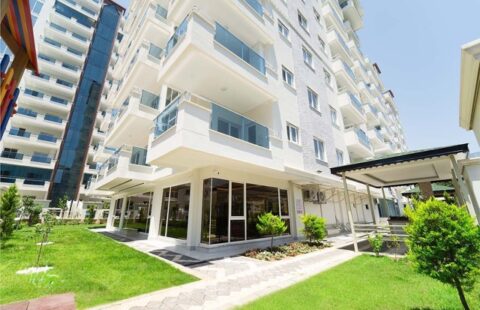 Unfurnished 2-Bedroom Apartment with Full Amenities in Mahmutlar, Alanya