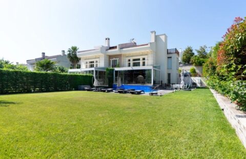 Stylish Villa with Private Beach Access in Sarıyer, İstanbul