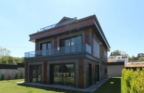 Spacious Duplex Villa with Private Garden and Parking in Arnavutköy İstanbul