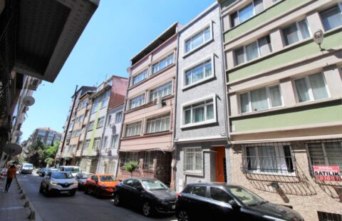 Building 250m from Metro in Fatih İstanbul Ideal for Airbnb