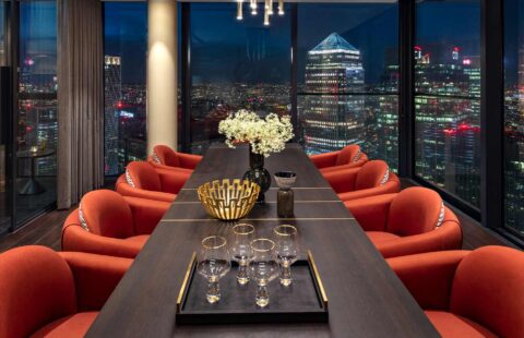 Live in the Center of Canary Wharf with Luxury Apartments