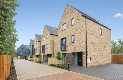 Stunning 4-Bedroom Detached Home with Private Garden in Cambridge