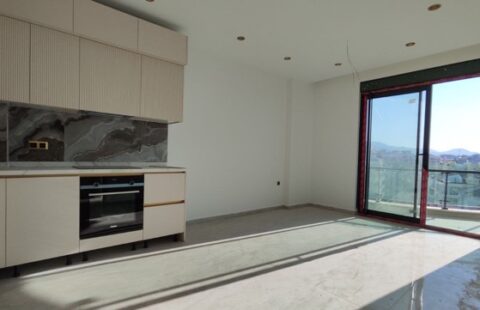 Modern 1+1 Apartment in Tosmur – Comfortable Living Near the Sea