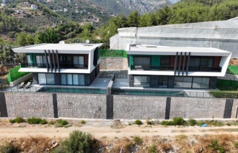 Luxury Villas with Private Pools and Sea Views in Alanya