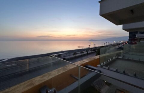Furnished 2+1 Apartment with Stunning Sea View in Mahmutlar
