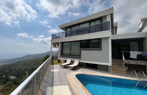Luxury 4+1 Villa with Private Garden in Alanya Tepe – Fully Furnished with Premium Amenities