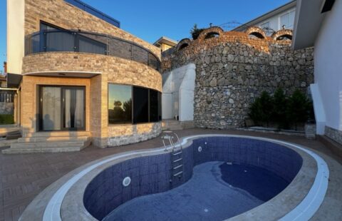 Elegant 4+1 Villa with Panoramic Sea and Castle Views in Kargicak – Private Pool & Garden