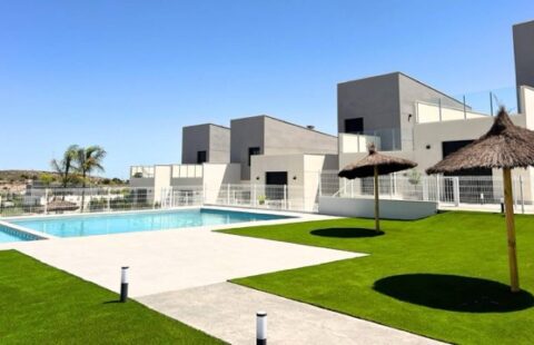 Elegant Townhouses with Golf Course Views in Murcia