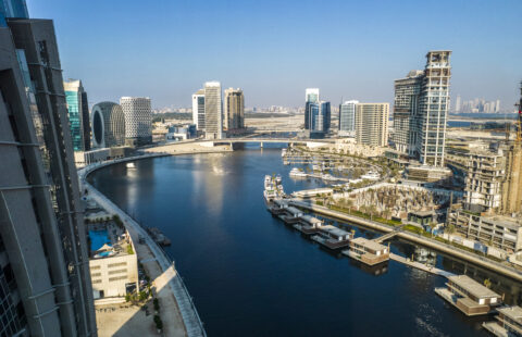 Modern Masterpiece on the Dubai Canal – Inspired Living in the Heart of Business Bay