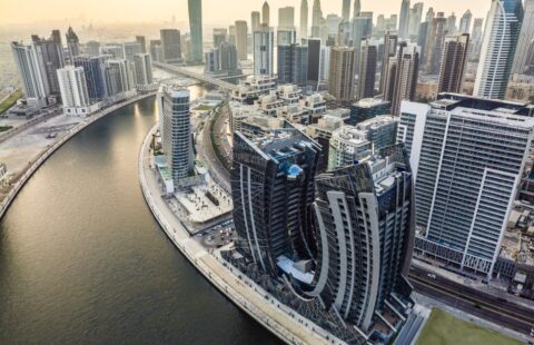 Artful Living on the Dubai Canal – Sculptural Residences in the Heart of Business Bay