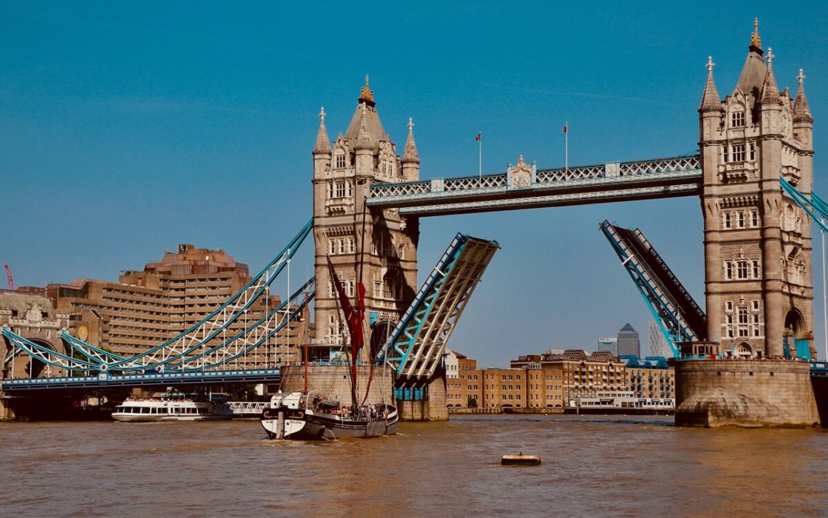 UK Real Estate for First-Time Buyers: 2025 Guide to Getting on the Ladder