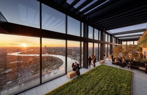 Luxury 2 Bedroom Apartment in Canary Wharf with Stunning Views