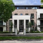 Luxury 3 Bedroom Penthouse in Cheltenham, Montpellier with Scenic Views