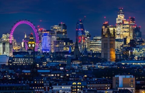 Luxury 2 Bedroom Apartment in Westminster, London with River Views